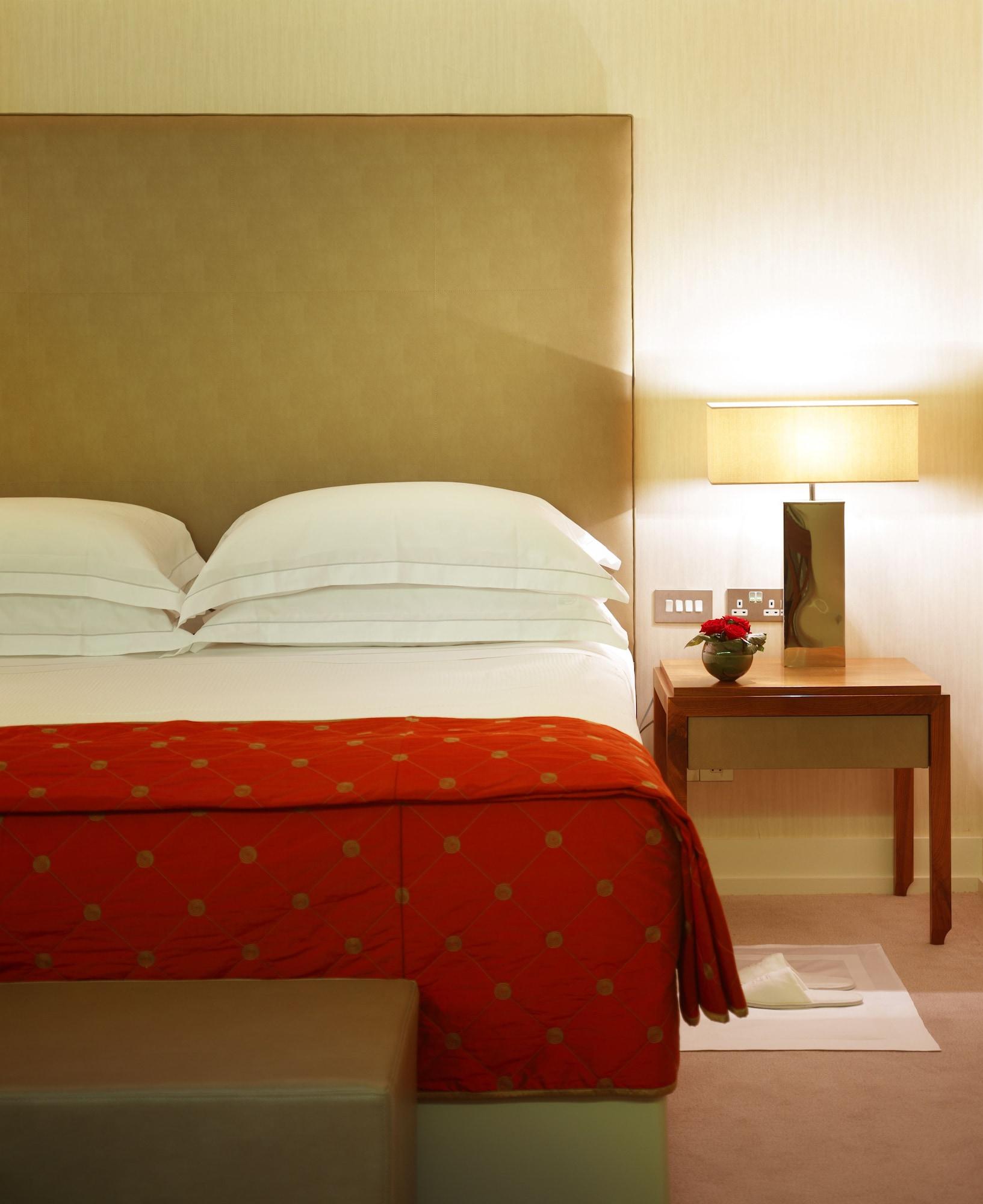 Aghadoe Heights Hotel & Spa 킬라니 외부 사진 A bedroom at the hotel