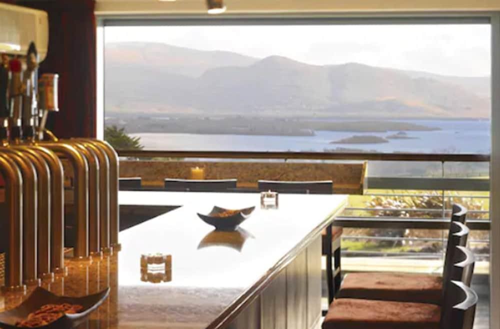 Aghadoe Heights Hotel & Spa 킬라니 외부 사진 The bar at the 1887