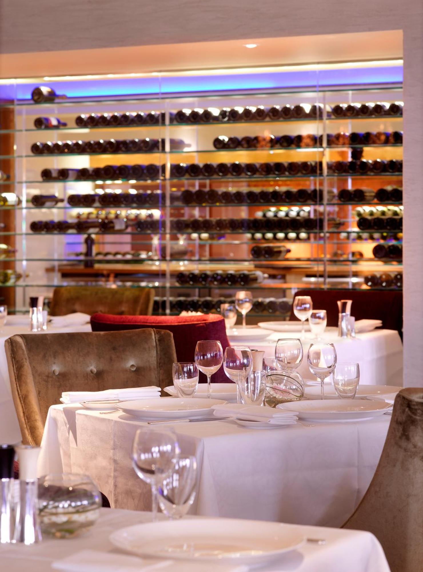 Aghadoe Heights Hotel & Spa 킬라니 레스토랑 사진 Interior of the restaurant