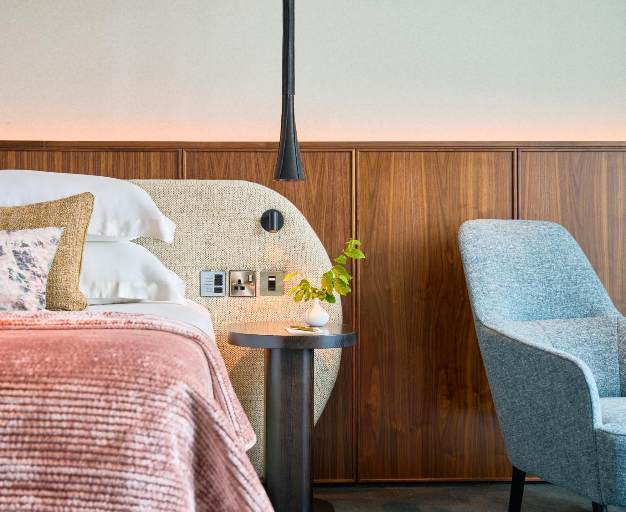 Aghadoe Heights Hotel & Spa 킬라니 외부 사진 A bedroom at the hotel